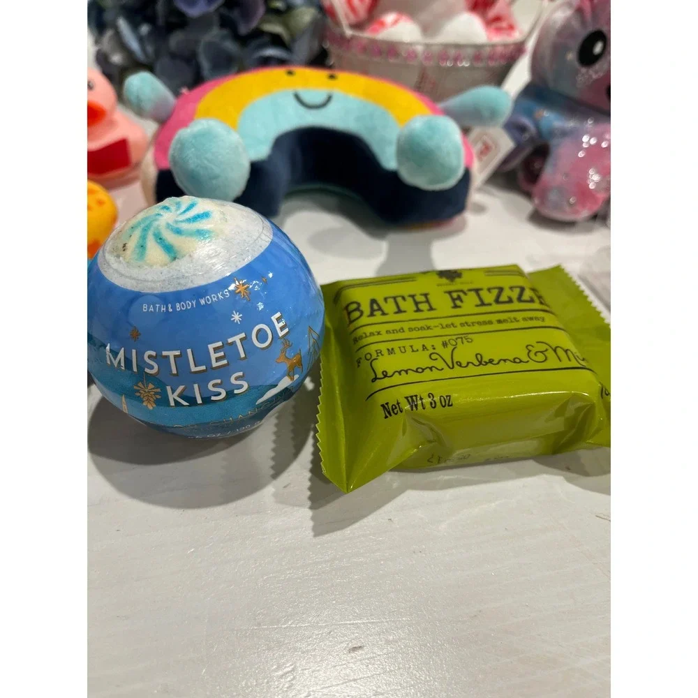 Lot of Bath & Body Works Bath Bomb,‎ Rubber Ducks, Plush Toys, Measuring Spoons